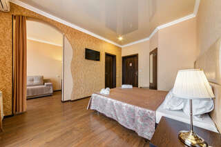 Гостиница Вавилон Геленджик Четырехместный номер с балконом-2