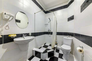 Гостиница Вавилон Геленджик Четырехместный номер с балконом-3