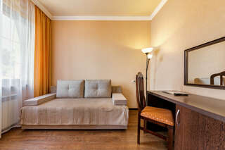 Гостиница Вавилон Геленджик Четырехместный номер с балконом-4