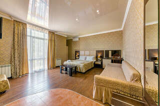 Гостиница Вавилон Геленджик Четырехместный номер с балконом-2